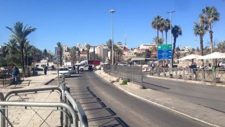 القدس: إعتقال عربيين بشبهة وضع عبوتين ناسفتين وذخيرة قرب باب الساهرة 